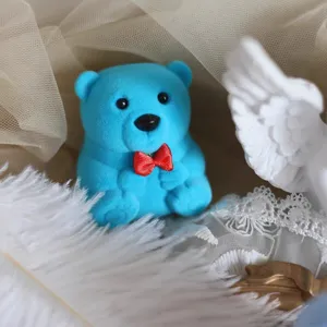Süße blaue Bär beflockte Ring Schmuckschatulle Detailansicht, weiche Aufbewahrung.