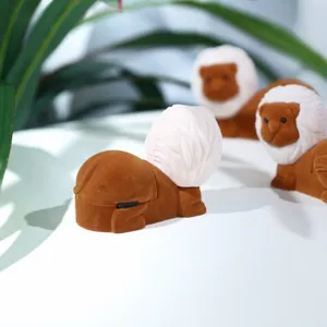 Süße braune Löwen Samt Schmuckschatulle für Ringe und Accessoires, perfektes Geschenk.