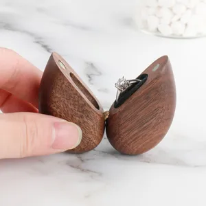 Vintage Black Walnut Wood Heart Shaped Ring Box Creative Proposal Ring Storage Box Wooden Jewelry Organizer