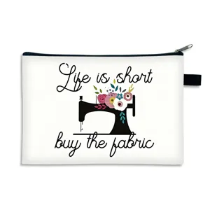 Borsetta trucco con stampa macchina da cucire 'Life is short buy the fabric'