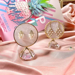 Creatieve Sieraden Display Standaard Hars Schelpstructuur Oorringhouder Met Kristallen Basis Gouden Rand Sieraden Organizer