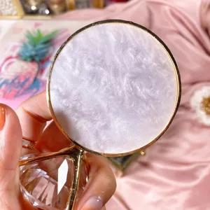 Creatieve ronde sieradendisplay met kristallen diamantvoet voor oorbellen en ringen zoom.