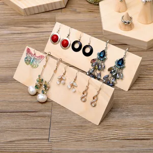 Natural Pine Wood Jewelry Display Stand Long Triangle Earring Holder Desktop Showcase Organizer Retail Storage Rack