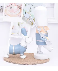Noorse hars soldaat en hond beeldjes set, prachtige creatieve tafeldecoratie voor thuis.