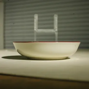 Piatto piccolo per condimenti in ceramica da 5.5 pollici ciotola per dolci bordo rosso