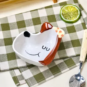 Grazioso piattino da snack in ceramica con adorabile design di cucciolo, smalto dipinto a mano.