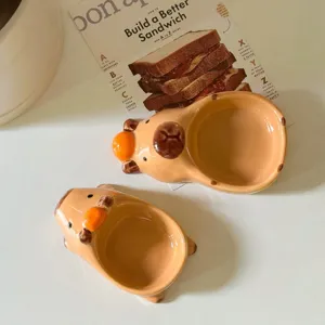Bellissima ciotola per salsa in ceramica capybara, piatto di condimento animale carino.