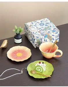 Juego de taza de café de cerámica taza de té creativa con forma de flor y caja de regalo