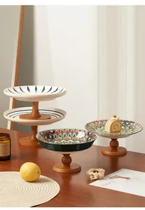 Vassoio di frutta in ceramica boho e piatto da dessert con supporto in legno per soggiorno.