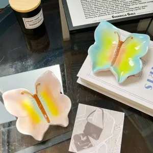 Joli plat en céramique papillon, idéal porte-savon élégant et palette de nail art.