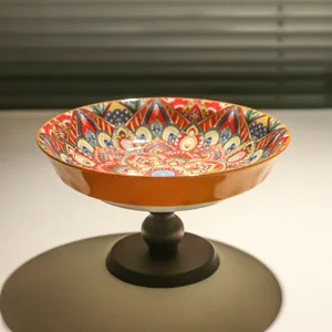 Vassoio di frutta in ceramica stile bohémien, piatto da snack alto retrò per la casa.