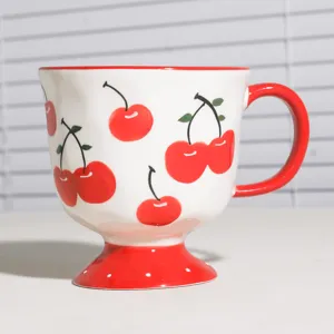 Große Keramik Kaffeetasse mit süßem roten Kirschen Muster,ästhetische Frühstücksmilchtasse.