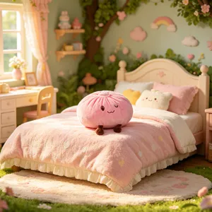 Gros plan du coussin en peluche rose avec des petits pieds dans une jolie chambre.