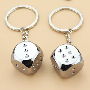 Porte-clés en Métal Solide Dés Alliage de Zinc Dés 3D Simulation Pendentif Argent Poli Anneau de Clé Cadeau Souvenir
