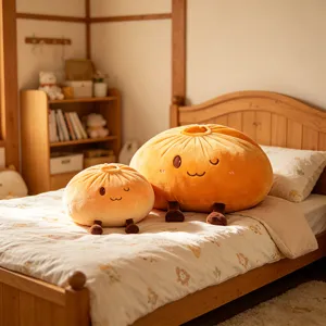 Joli coussin en peluche pain vapeur, poupée en peluche douce pour décoration de maison.
