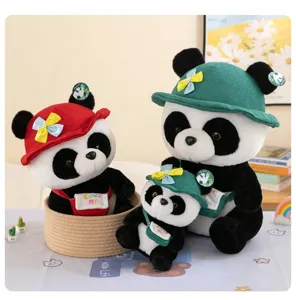 Süßes Panda Plüschtier Set mit hübschen Hüten, weiche Stofftier Puppe für Kinder.