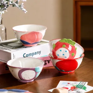 Süße Keramik Obstschüssel Set, kreative Pfirsich Erdbeere Design Salatschalen für Küche.