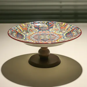 Piatto per frutta in ceramica stile bohémien con piedistallo, piatto decorativo vintage.