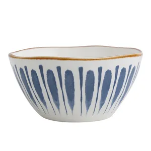 Japanse minimalistische keramische rijstkom met blauwe strepen, elegant servies.