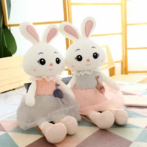 Süßes Hasen Plüschtier mit Spitzenkleid, weiche Stoffpuppe als Mädchengeschenk und Schlafbegleiter.