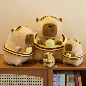 Simpatico peluche capibara con salvagente e ape, morbida bambola di peluche per bambini e casa.