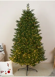 Grande albero di Natale artificiale Nordmann con luci LED bianco caldo in camera
