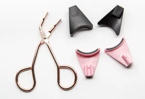 Magnetic eyelash curler tool set with replacement clips for easy and fast daily makeup use