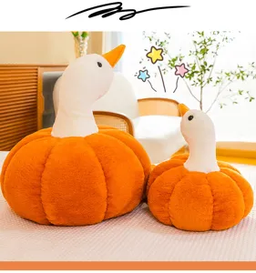 Simpatica bambola di peluche oca zucca, morbido cuscino creativo per regalo di compleanno.