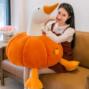 Simpatico peluche gigante di oca con corpo di zucca, morbida bambola per regalo compleanno.