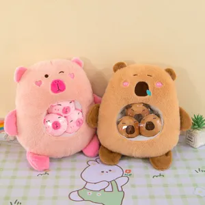 Joli coussin en peluche capybara avec design de sac de snacks, poupée douce pour la maison.