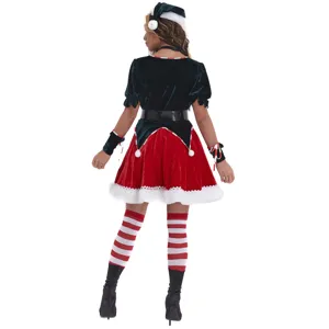 Costume de lutin de Noël sexy pour femme avec haut vert, jupe rouge et bas rayés assortis.