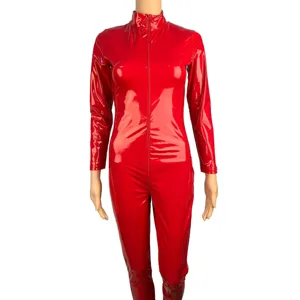 Combinaison manches longues en cuir verni rouge, body sexy en PU pour soirée et clubwear.