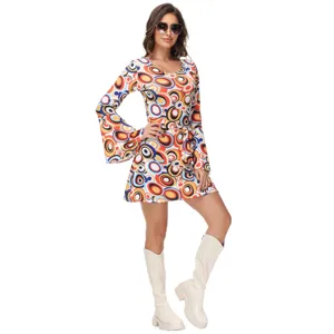 Vestido de disfraz disco retro de los años 70 con mangas acampanadas y estampado geométrico.
