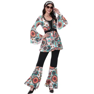 Ensemble de costume disco hippie rétro avec tunique et pantalon patte d'eph colorés.