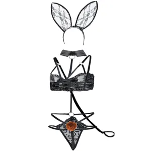 Ensemble de lingerie sexy en dentelle noire de lapin avec serre-tête, soutien-gorge et string.