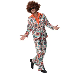 Vue détaillée du costume de fête disco rétro des années 1970 avec un costume psychédélique.