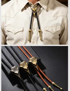 Detail des Vintage-Punk-Phönix-Bolo-Tie mit gravierten Runensymbolen am geflochtenen Band