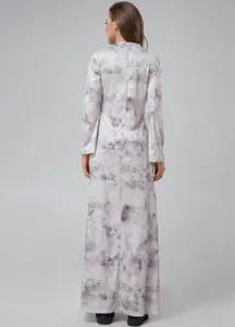 Vue détaillée de la robe de sorcier cosplay tie-dye à manches longues, longue robe maxi.
