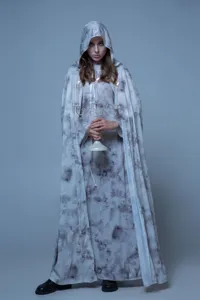 Robe de sorcière Halloween cosplay costume gothique vampire fantôme pour fête et spectacle.