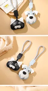 Détail de porte-clés mignons en cuir PU en forme de chien en noir et bleu clair élégant