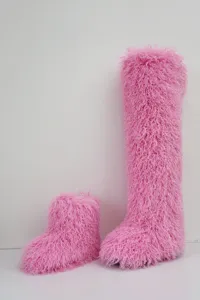 Bottes en fausse fourrure rose pour enfants au design texturé en laine de mouton