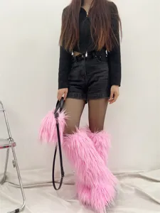 Ensemble punk jambières en fausse fourrure rose vif et sac à main en peluche assorti