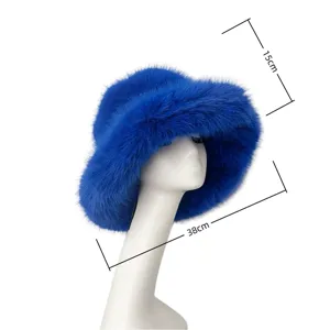 Vue détaillée d'un chapeau cloche bleu en fausse fourrure de renard avec dimensions.