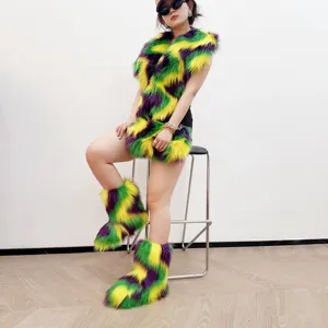 Ensemble de costume Mardi Gras avec veste et bottes en fausse fourrure de trois couleurs