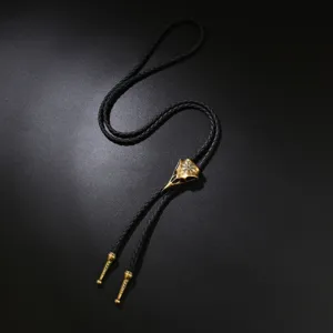 Vintage-Punk-Bolo-Tie mit Vogelmusterschädel, nordischem Runenmuster und schwarzer Kordel