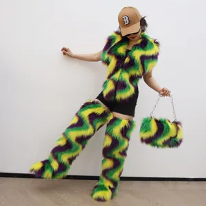Ensemble complet en fausse fourrure Mardi Gras : gilet, jambières et sac assortis