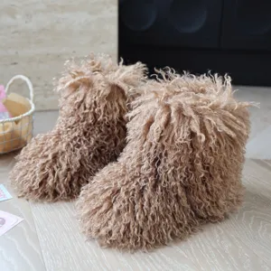 Bottes douillettes en fausse fourrure marron pour enfants avec texture à poils bouclés