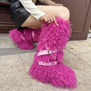 Bottes de Neige en Fausse Fourrure pour Femmes Hiver Style Punk Casual Bottes Plates avec Rivets Sangles Bottes Fourrées Longues