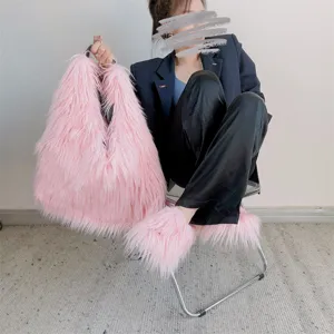 Conjunto de bolso tote y zapatillas de pelo sintético rosa estilo Y2K