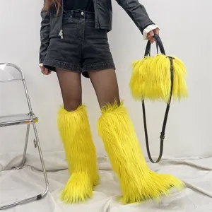 Ensemble de bottes en fausse fourrure jaune vif et sac à main en peluche assorti
